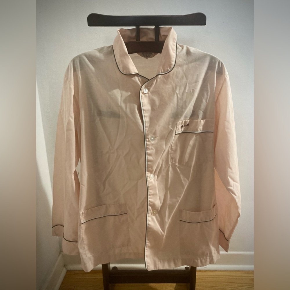 Rare Vintage 60s Van Heusen Men’s Nightshirt  - Salmon with Grey Piping